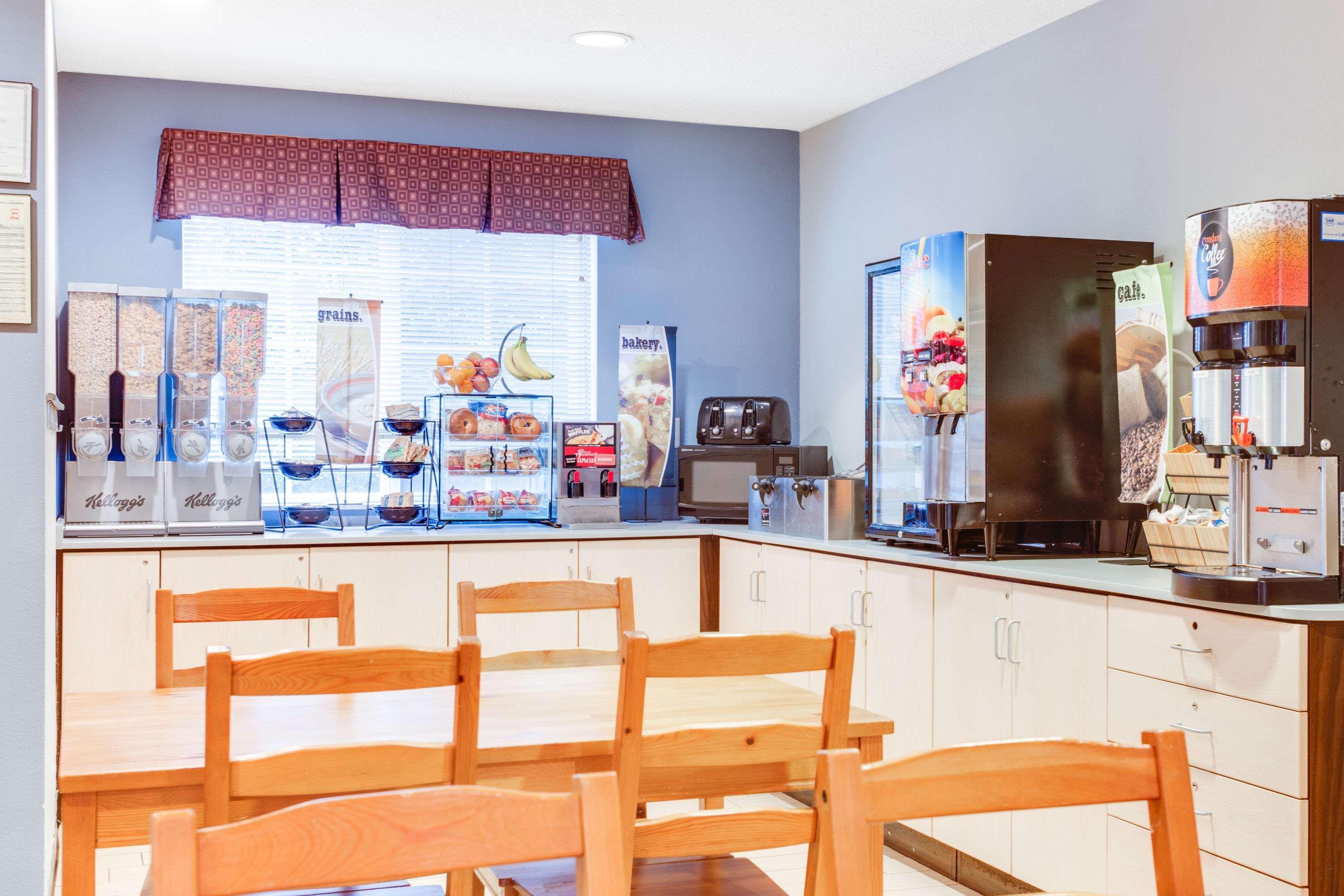 Microtel Inn & Suites Columbus North エクステリア 写真