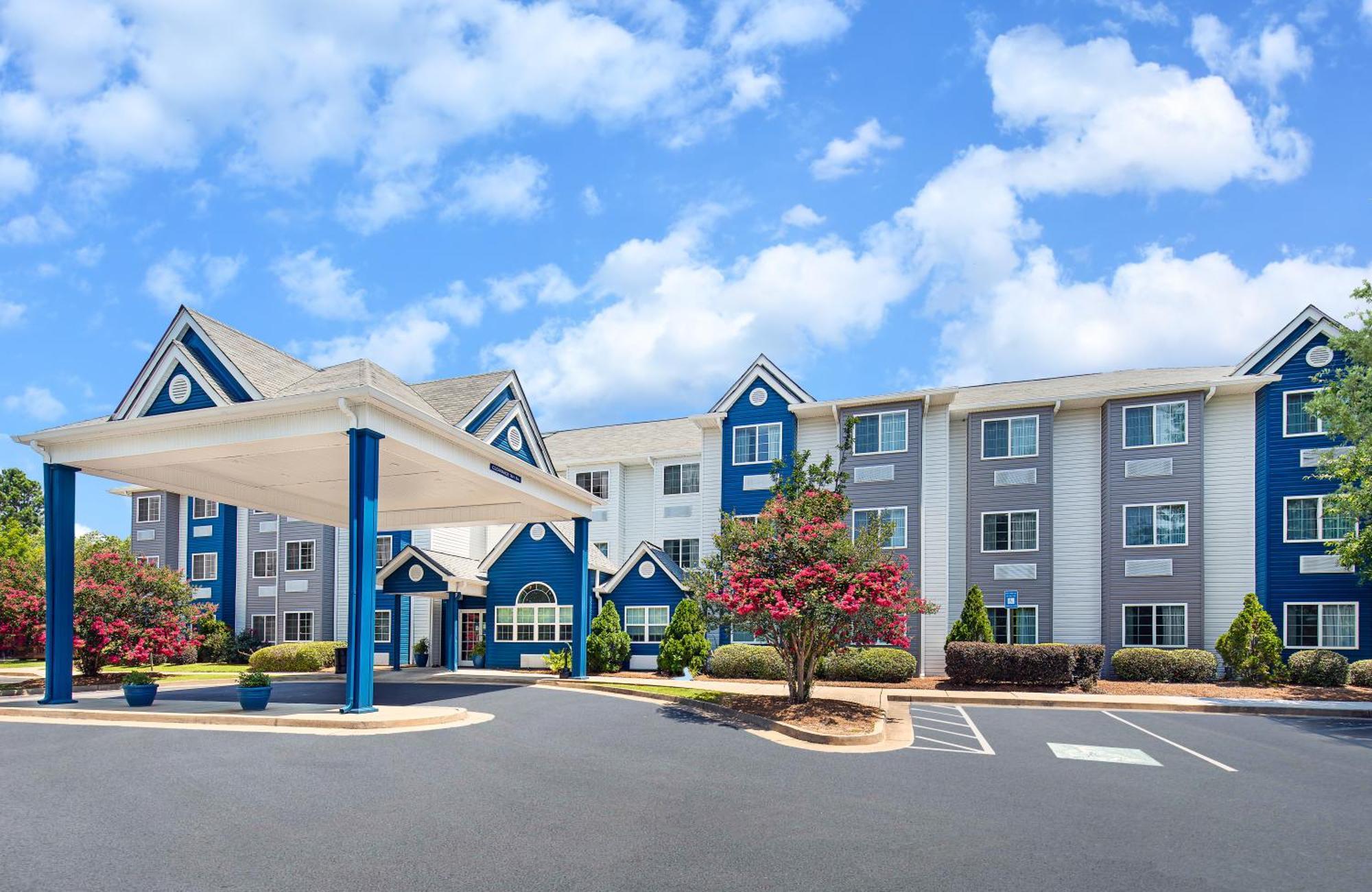 Microtel Inn & Suites Columbus North エクステリア 写真