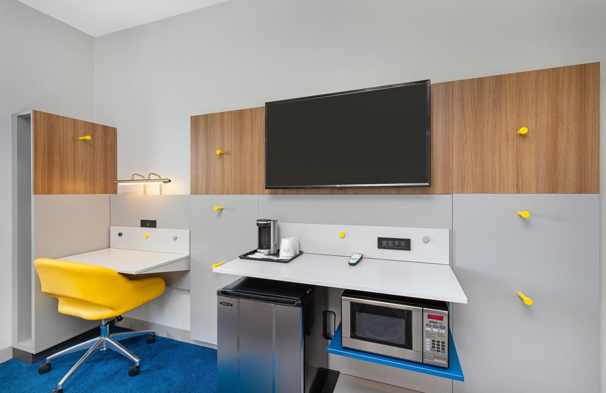 Microtel Inn & Suites Columbus North エクステリア 写真