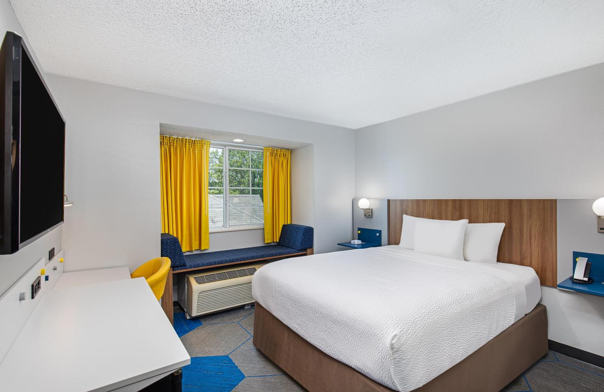 Microtel Inn & Suites Columbus North エクステリア 写真