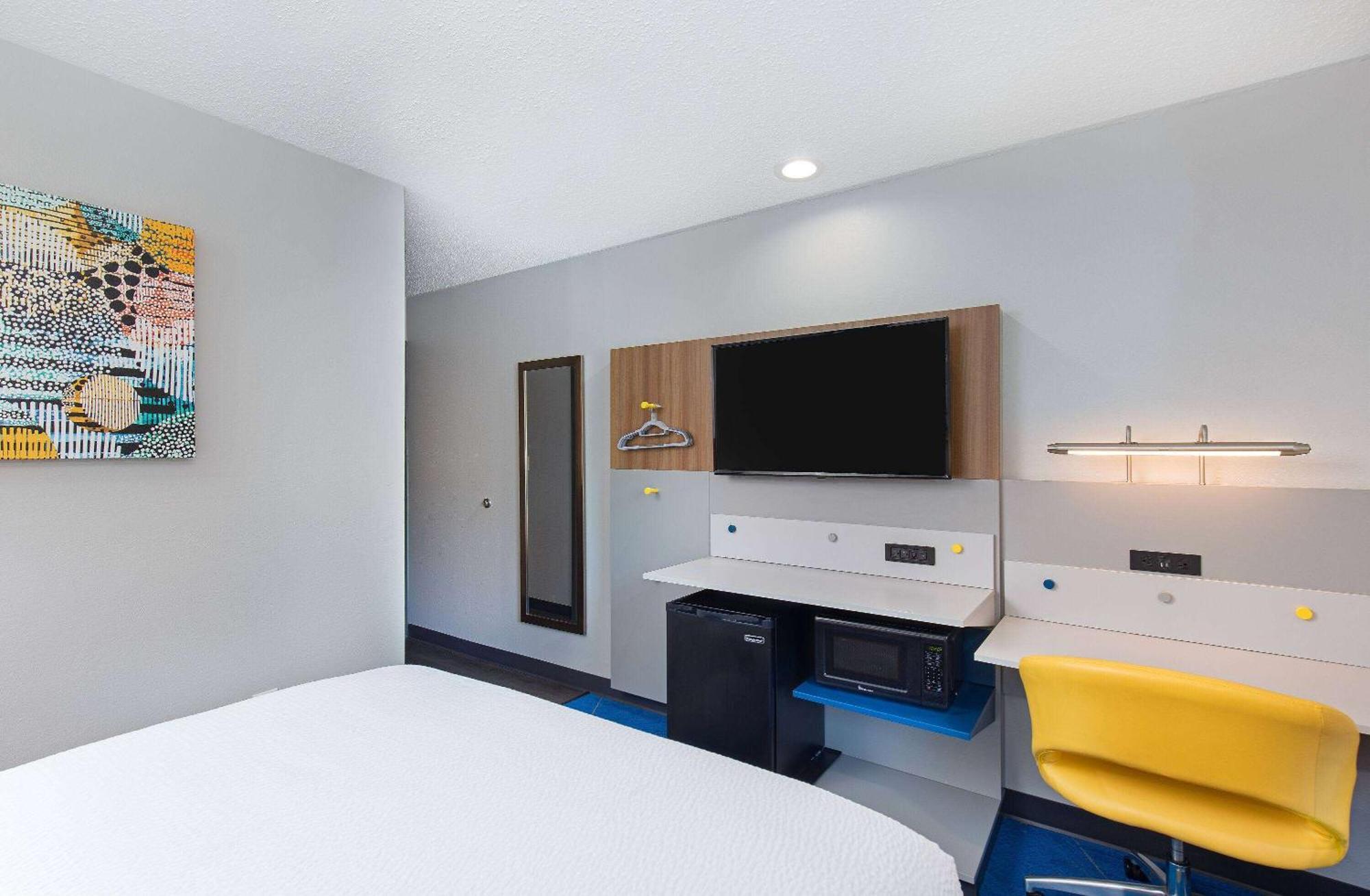 Microtel Inn & Suites Columbus North エクステリア 写真