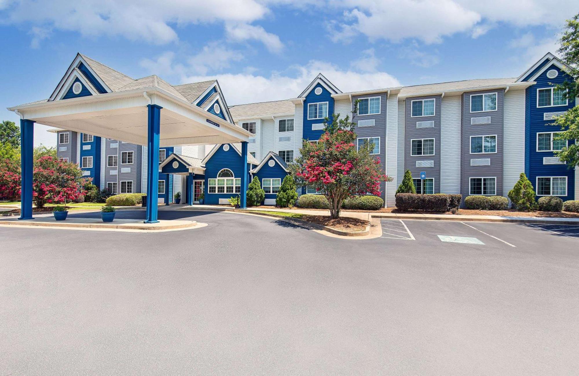 Microtel Inn & Suites Columbus North エクステリア 写真