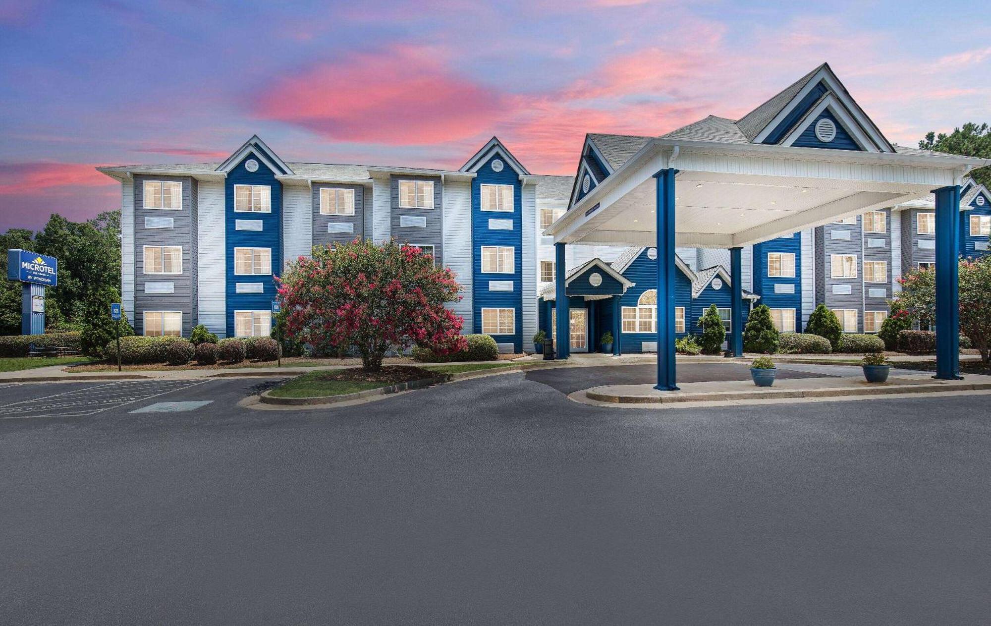 Microtel Inn & Suites Columbus North エクステリア 写真